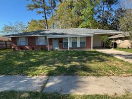 featured image of 8447 S Parkland Dr