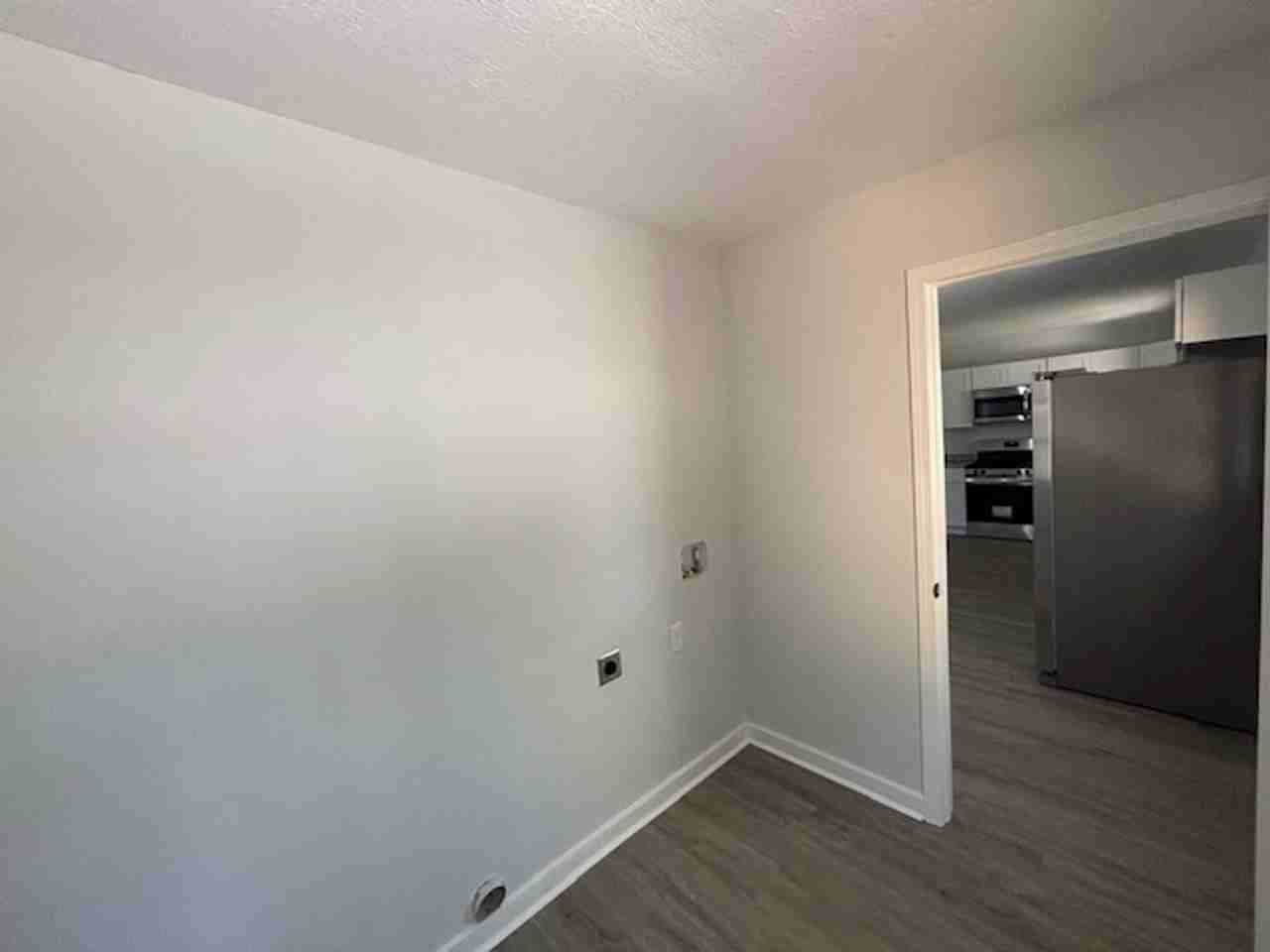 8447 S Parkland Dr - Photo 7 of 18
