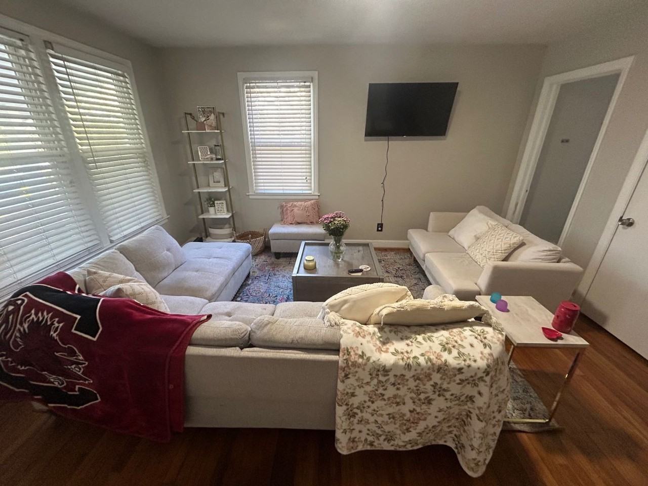 2807 Holt Dr - Photo 2 of 23