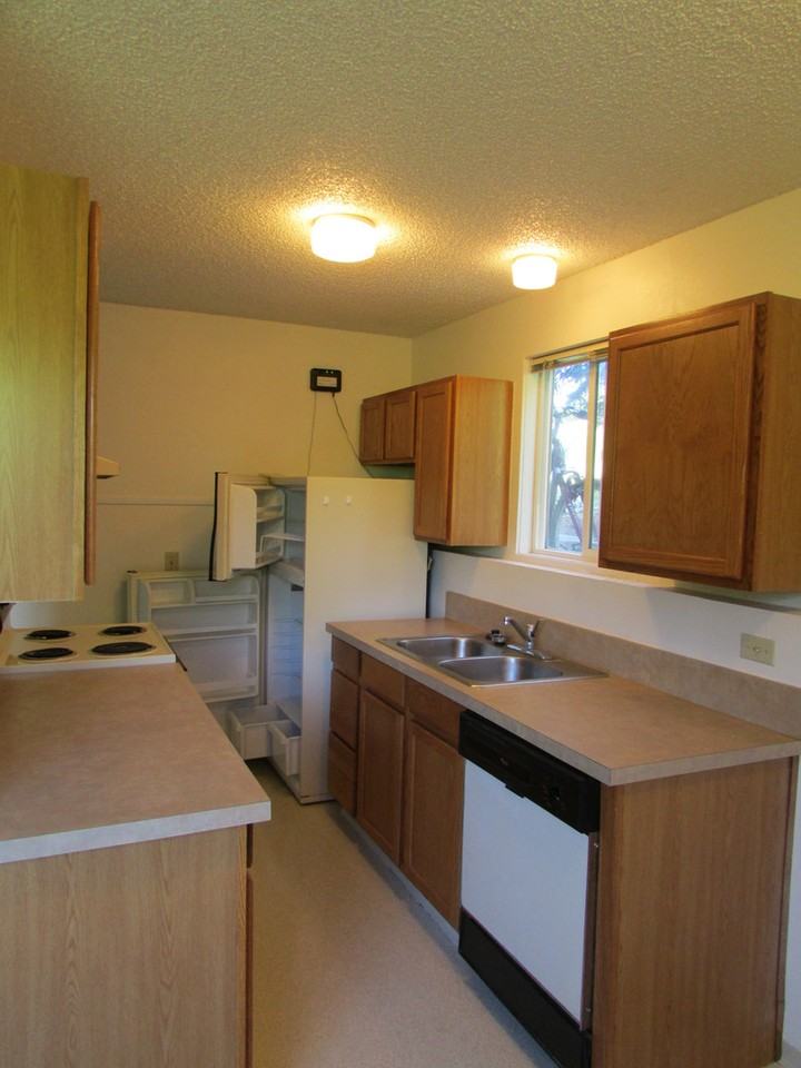 1415 - Photo 2 of 37