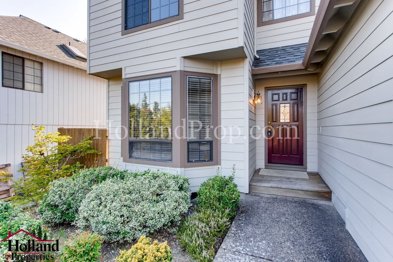 5817 Nw 178th Ave - Photo 2 of 25