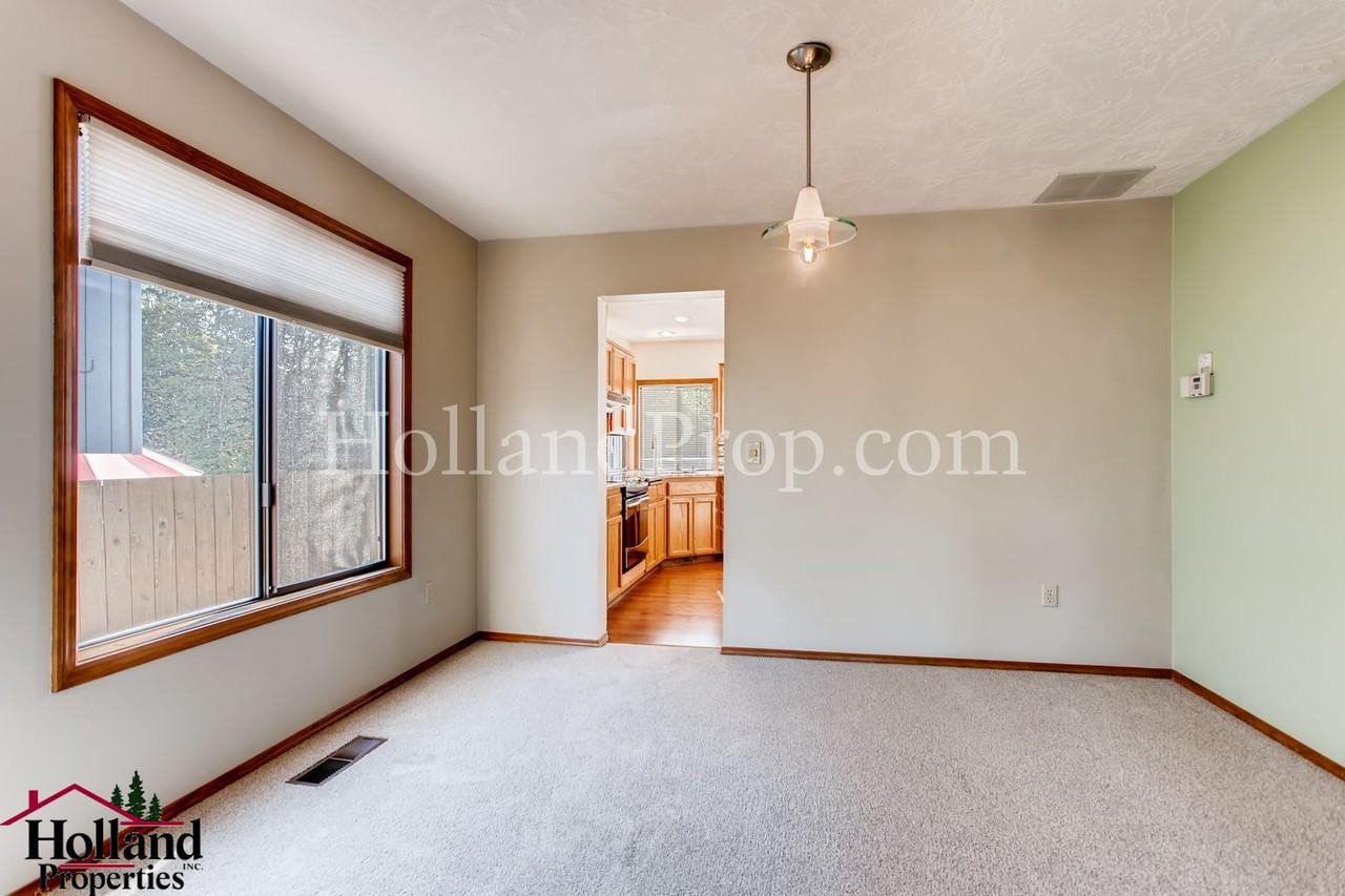 5817 Nw 178th Ave - Photo 5 of 25