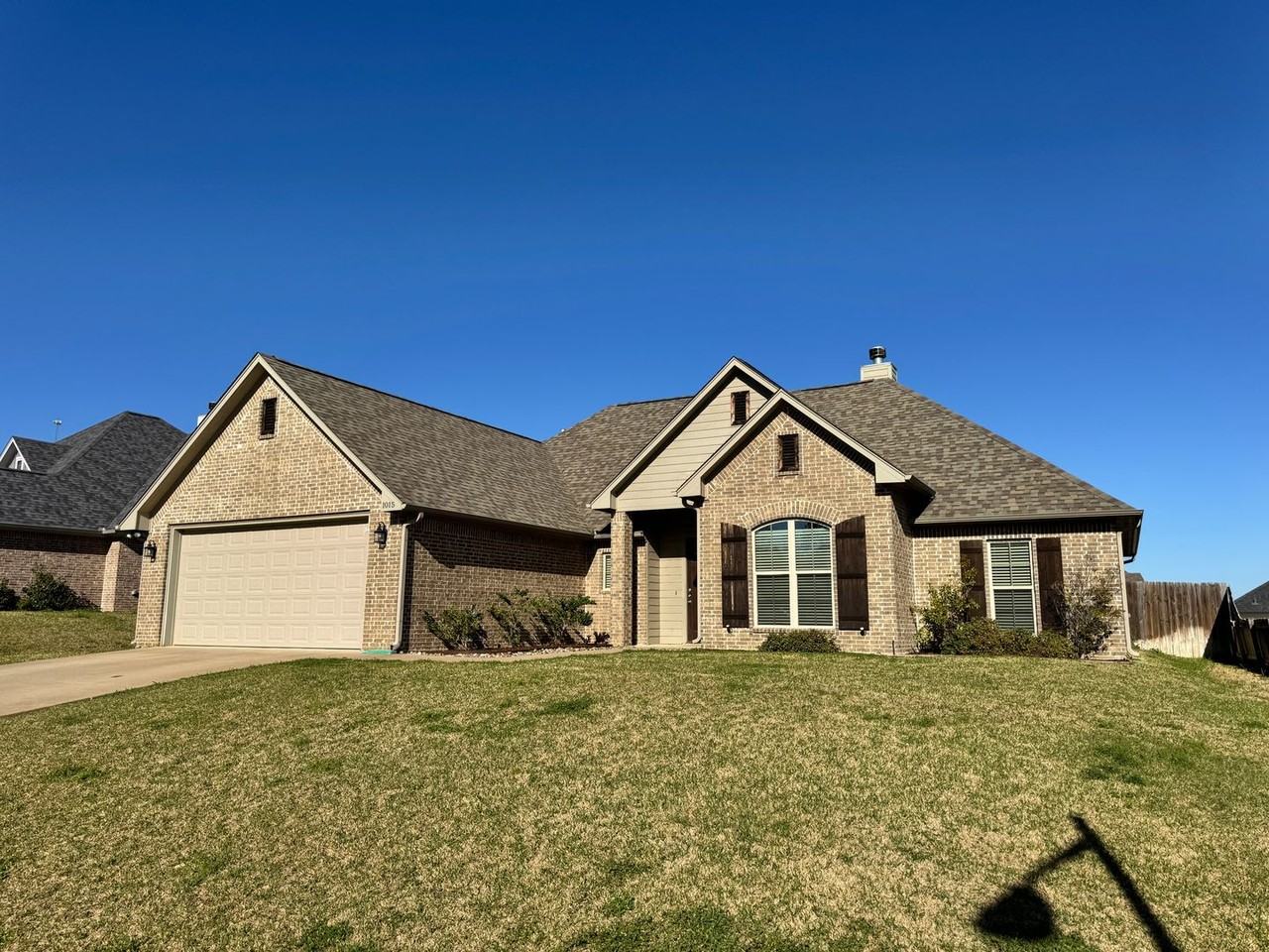 1015 Stagecoach Bnd - Photo 3 of 35