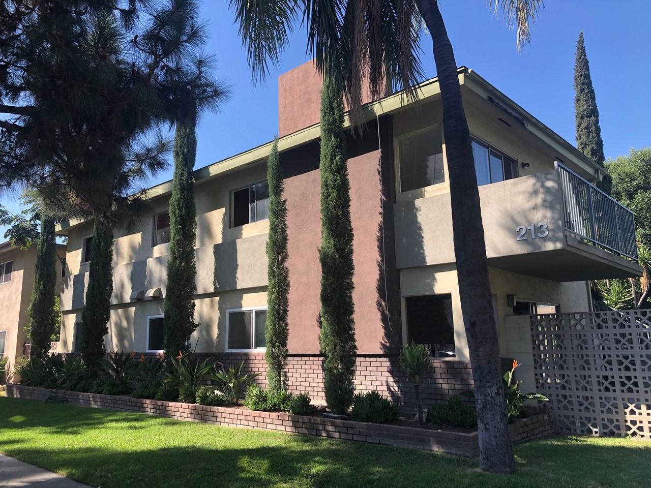 213-217 E Clifton Ave - Photo 2 of 8