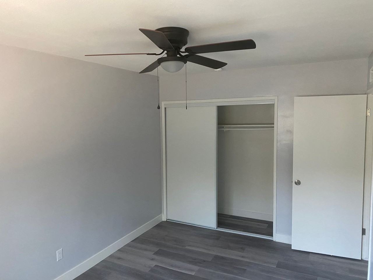 213-217 E Clifton Ave - Photo 4 of 8