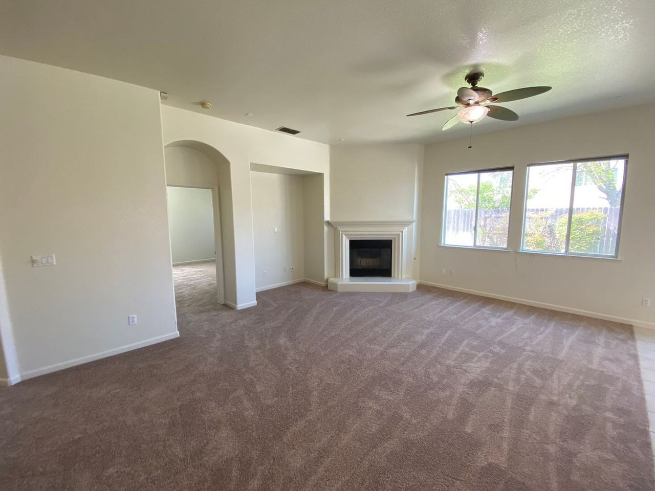 9748 Roedell Way - Photo 7 of 40