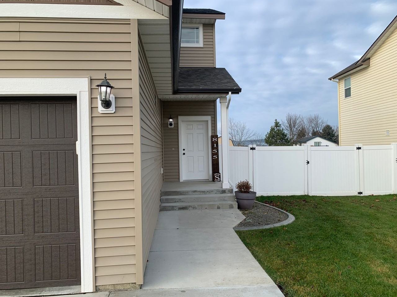 8155 N Scotsworth St - Photo 2 of 16