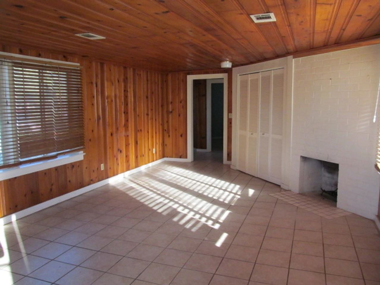 13104A Petunia St - Photo 2 of 8