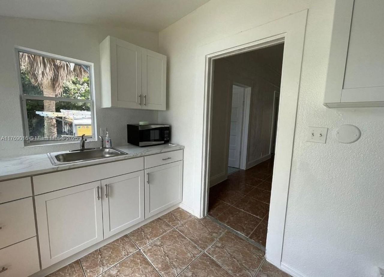 707 4th St - Photo 2 of 16