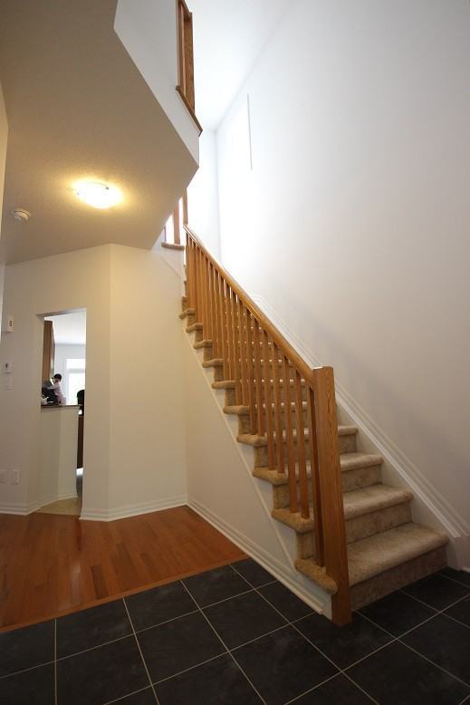 442 Haresfield Crt #442 - Photo 3 of 9