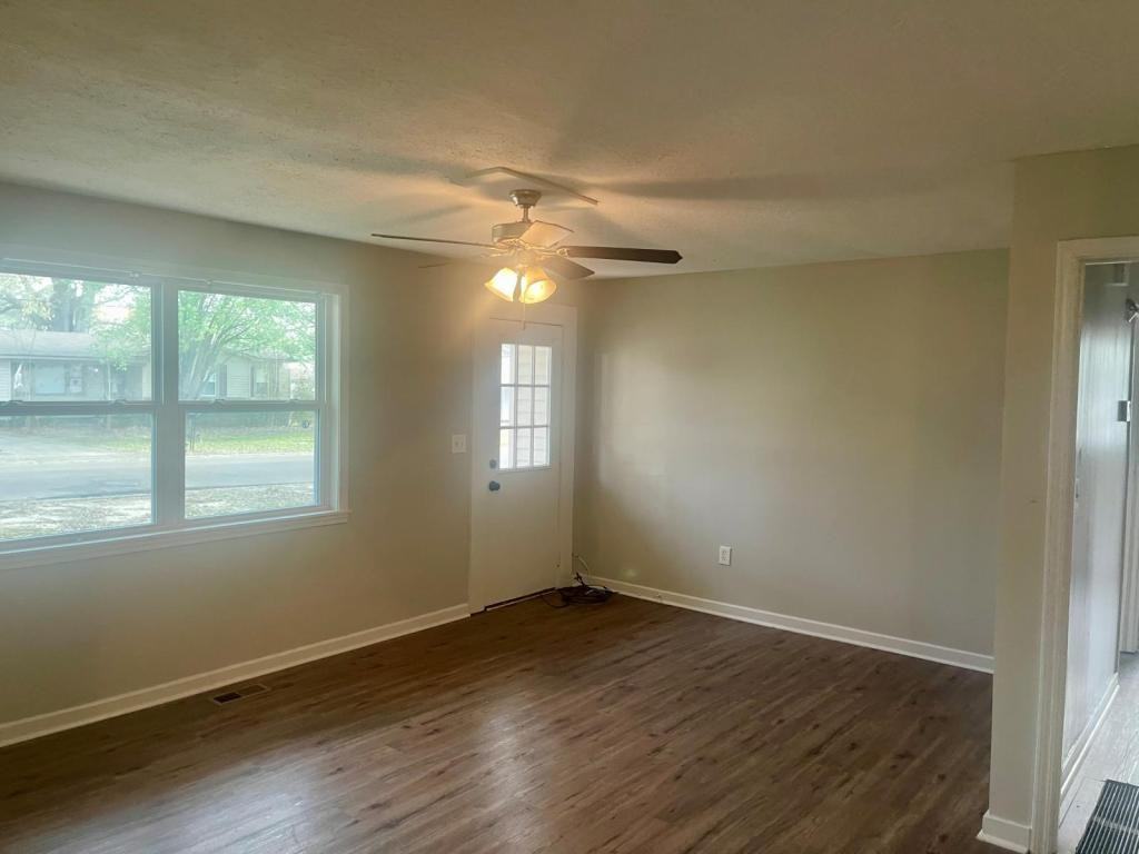 3208 Virginia St - Photo 2 of 5