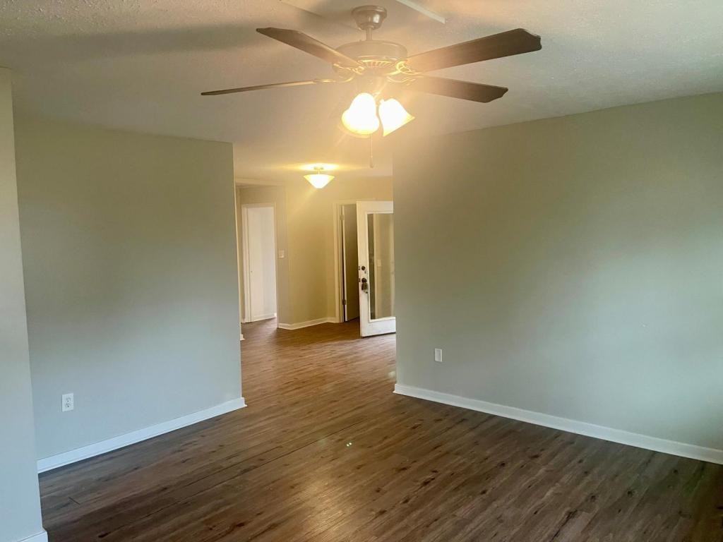 3208 Virginia St - Photo 3 of 5