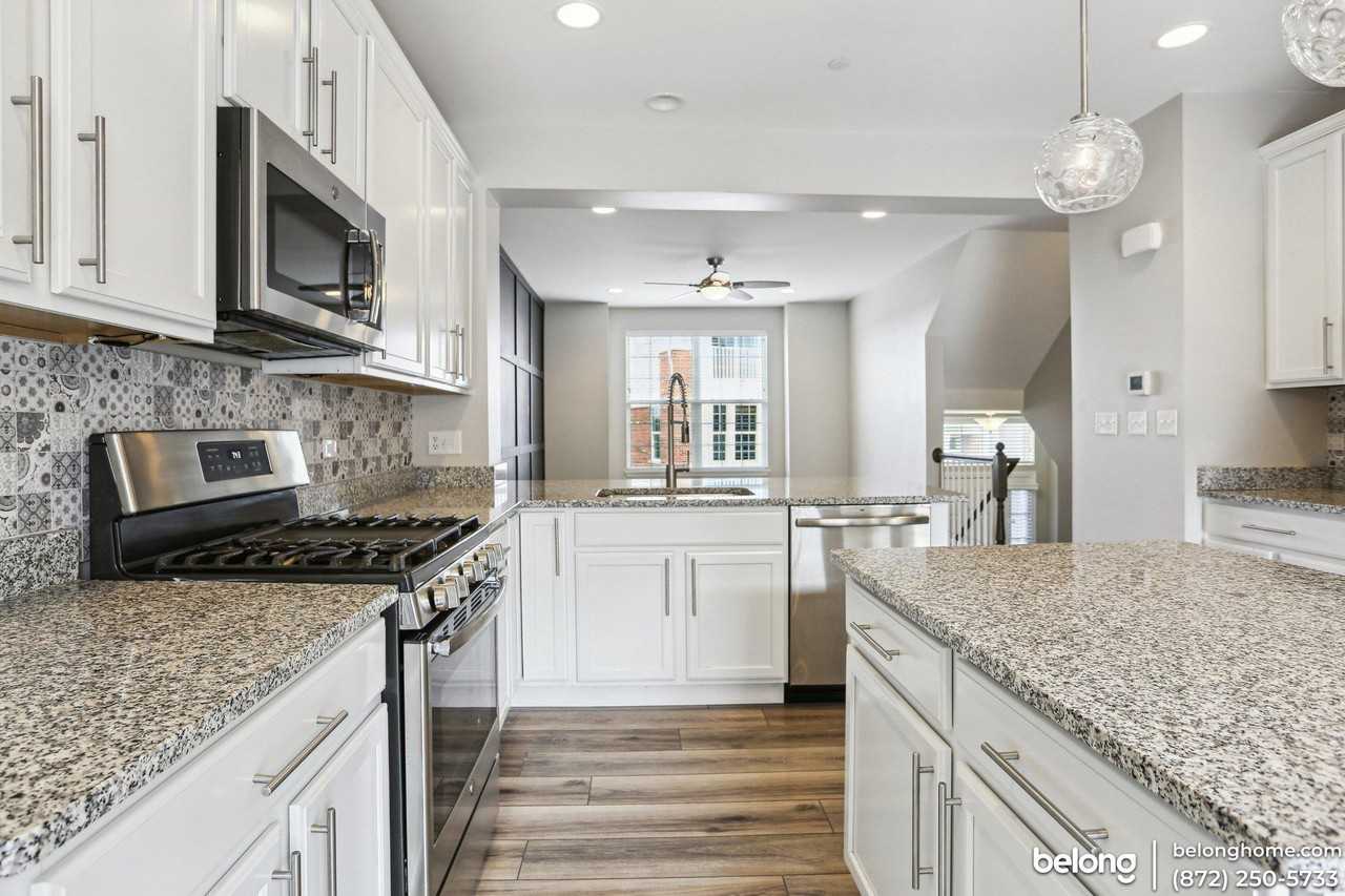 2909 Madison Dr - Photo 3 of 25