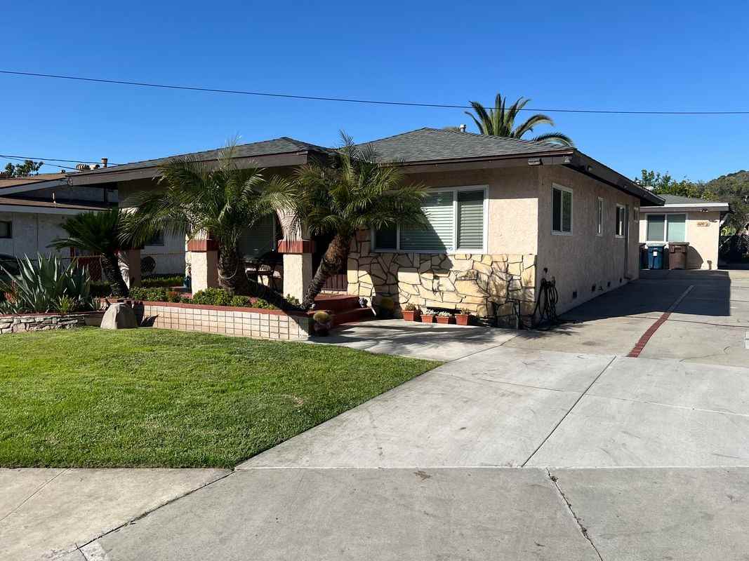 16241 Abbey St - Photo 2 of 35