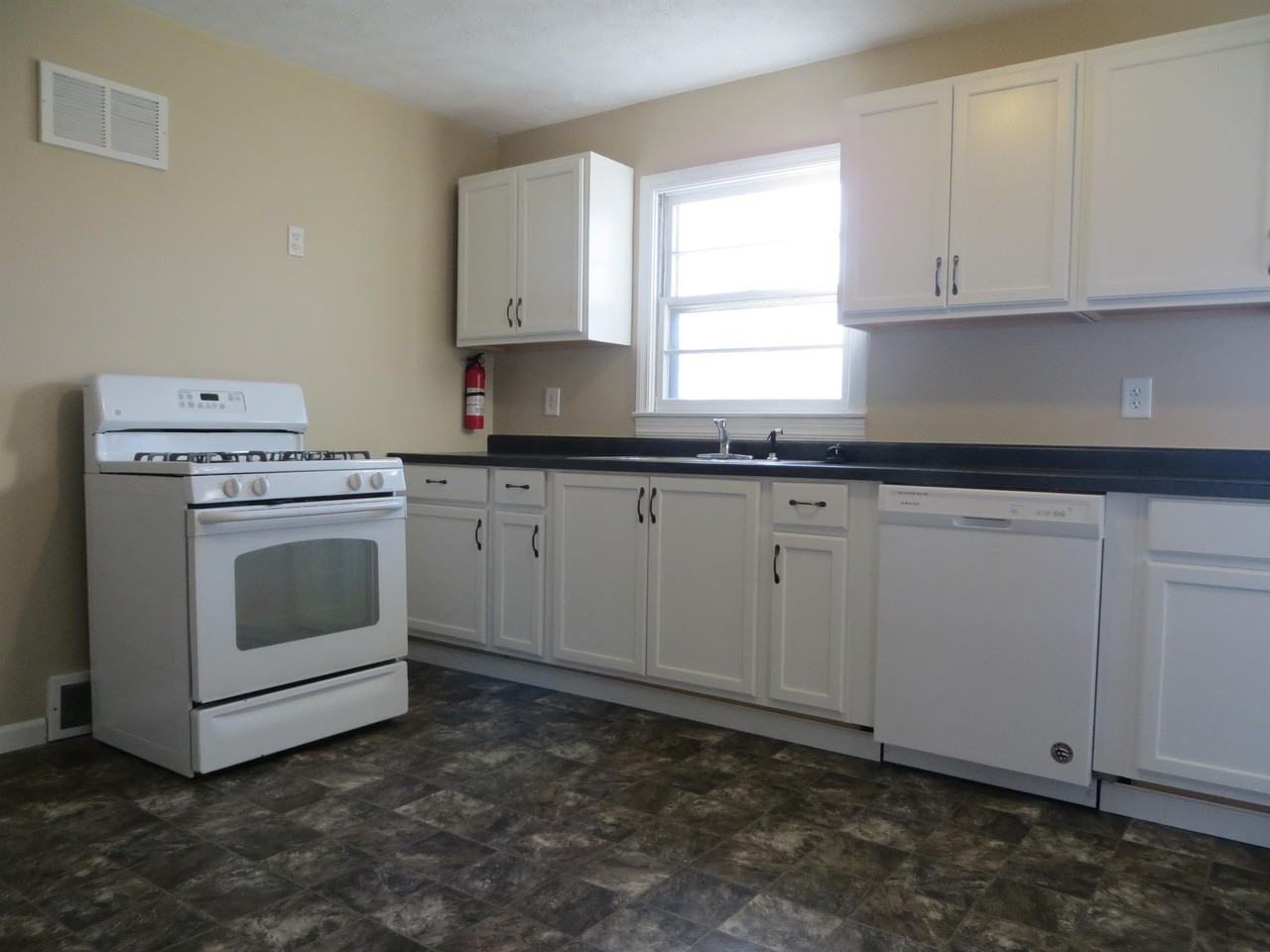 1616 South Madison Street - Photo 6 of 20