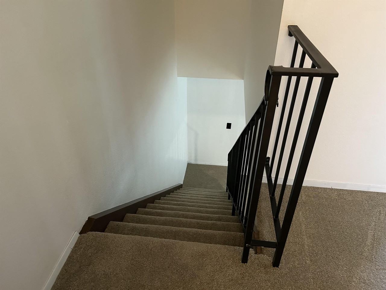 237 Woodhill Ave S #1 - Photo 7 of 16