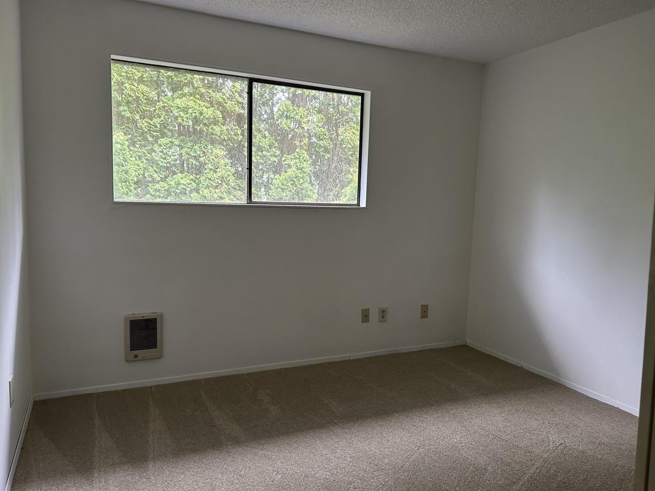 237 Woodhill Ave S #1 - Photo 5 of 16