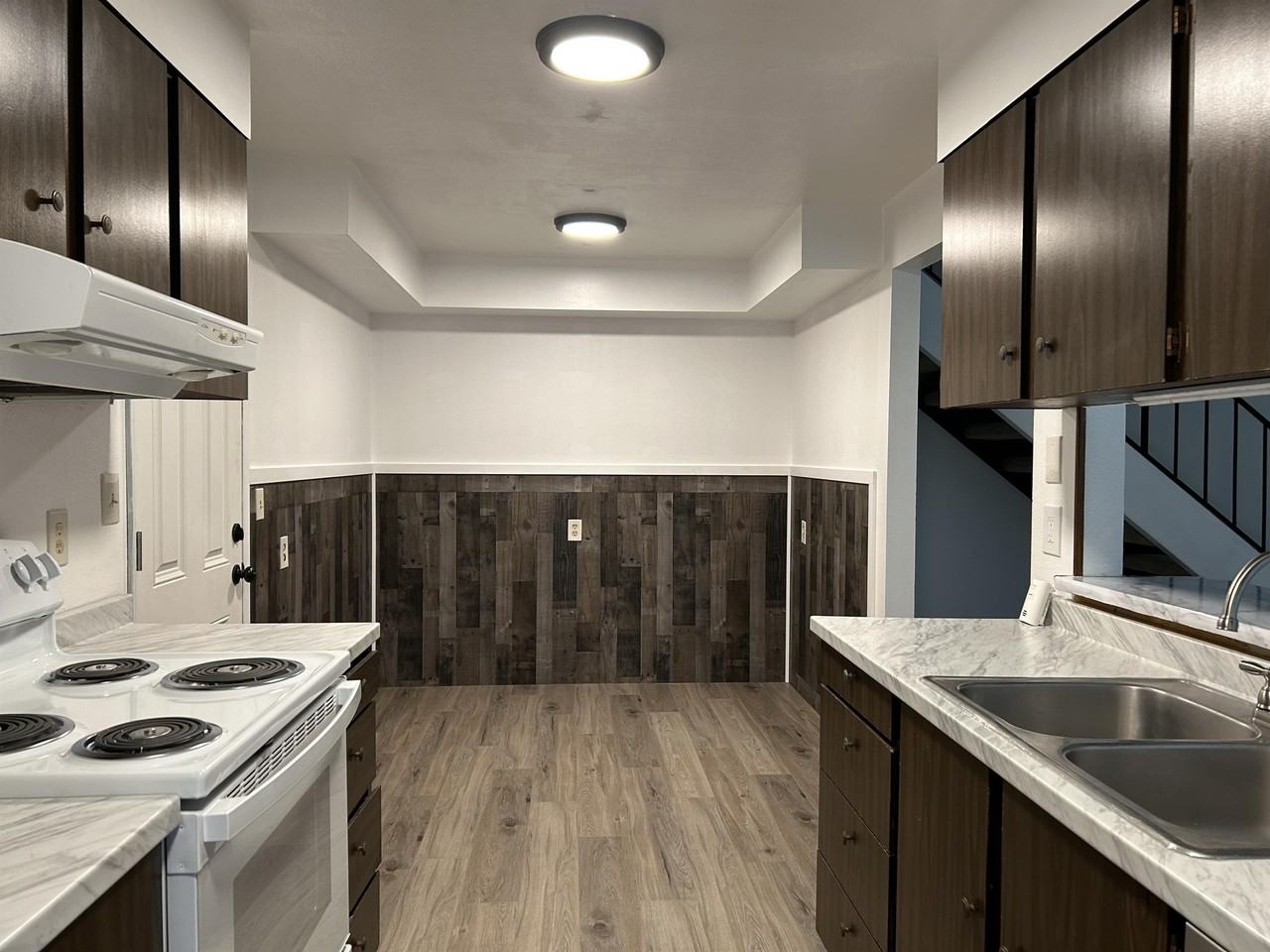 237 Woodhill Ave S #1 - Photo 4 of 16