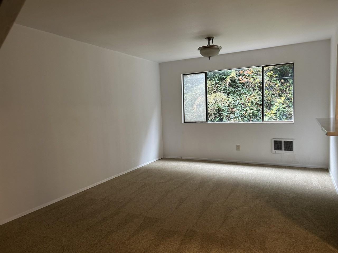 237 Woodhill Ave S #1 - Photo 3 of 16