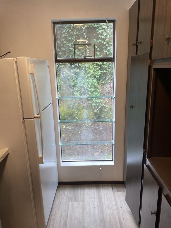 237 Woodhill Ave S #1 - Photo 4 of 16