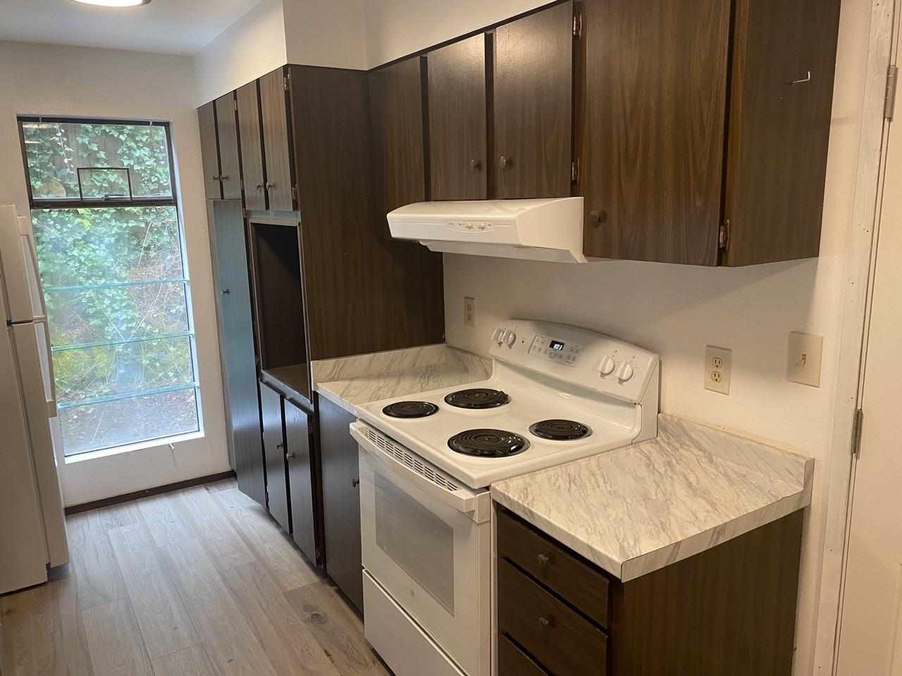 237 Woodhill Ave S #1 - Photo 3 of 16