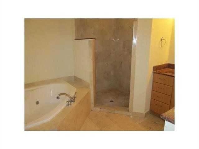 1650 Presidential Way - Photo 2 of 38