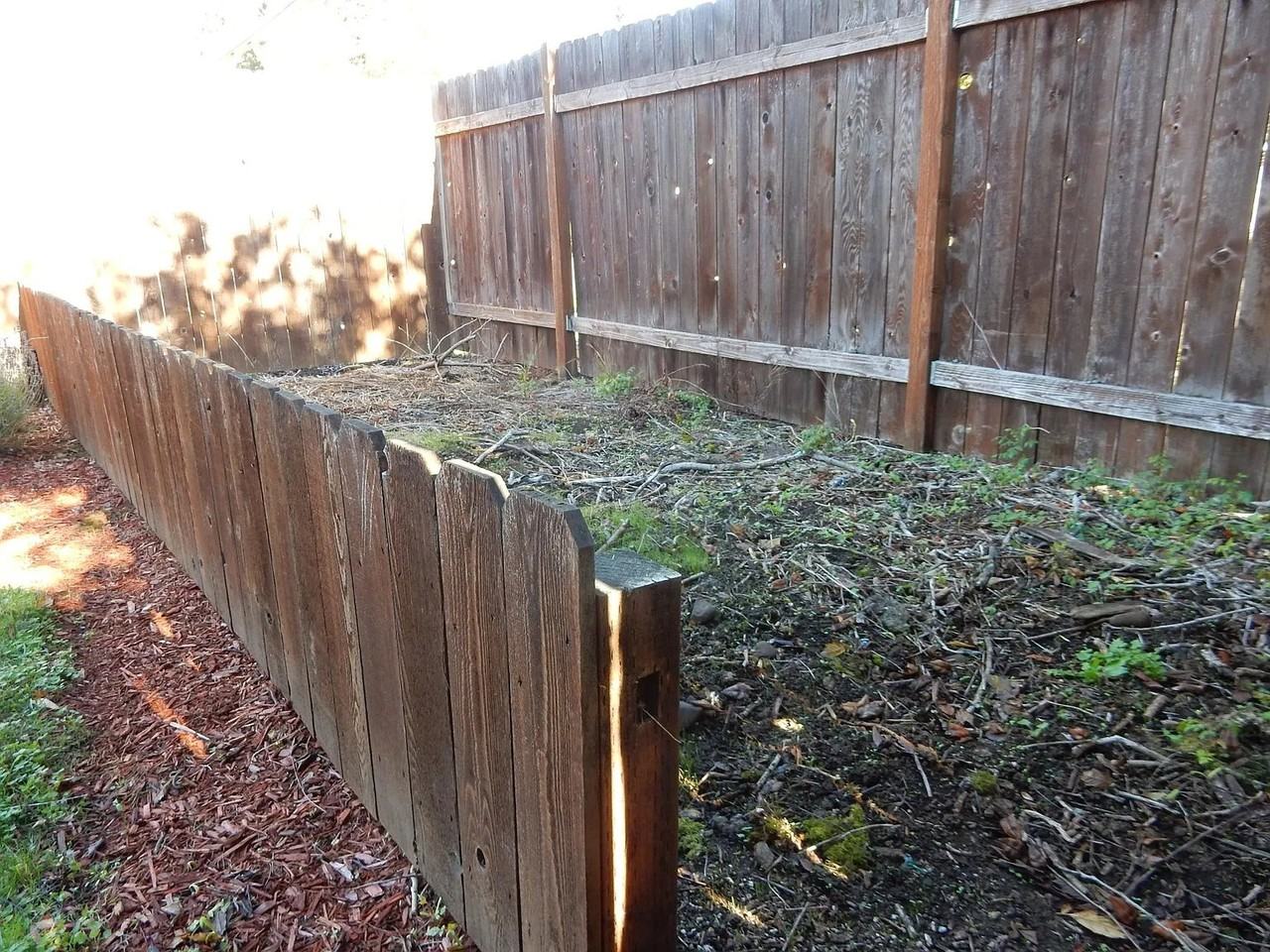 102 Smith St - Photo 3 of 16