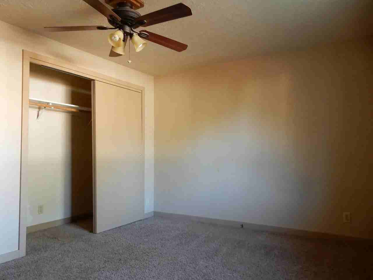 102 Smith St - Photo 2 of 16