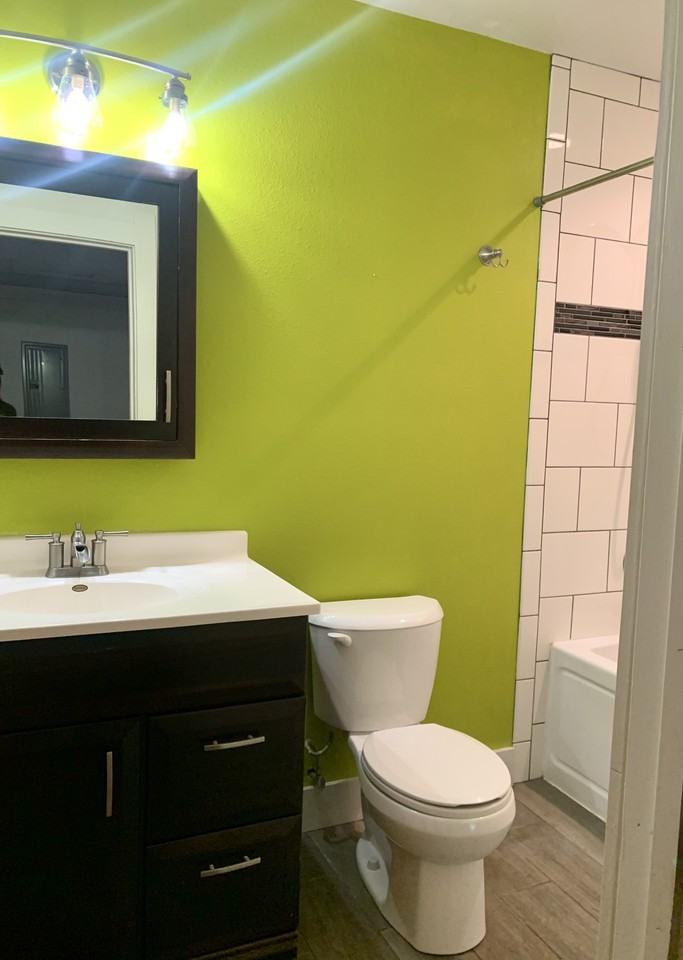 653 N 7th St #1 - Photo 3 of 9