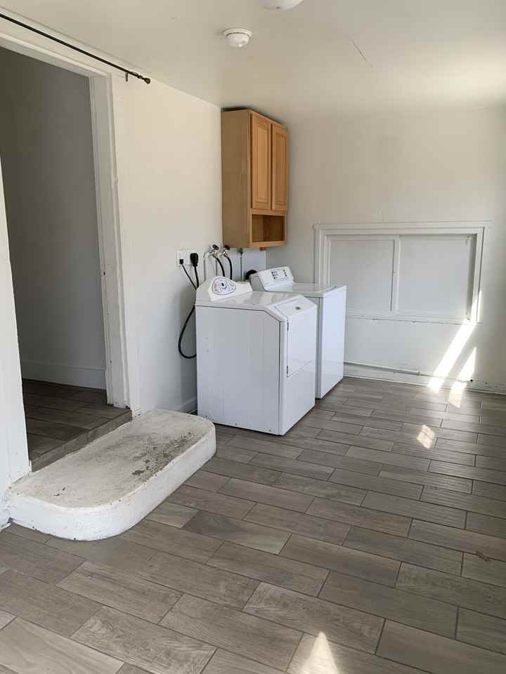 653 N 7th St #1 - Photo 2 of 9