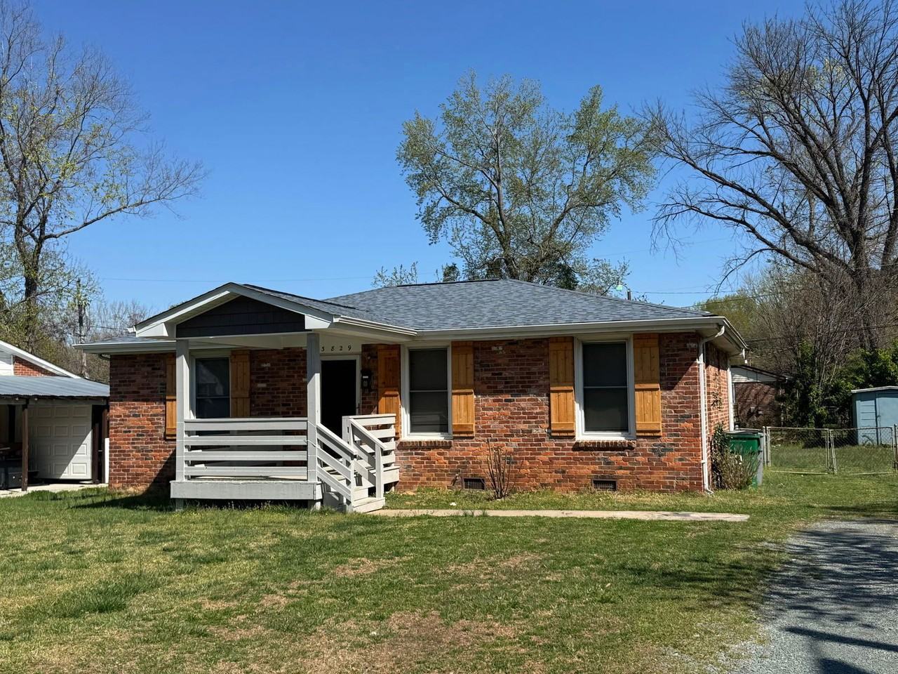 3829 Stonehaven Dr - Photo 2 of 2