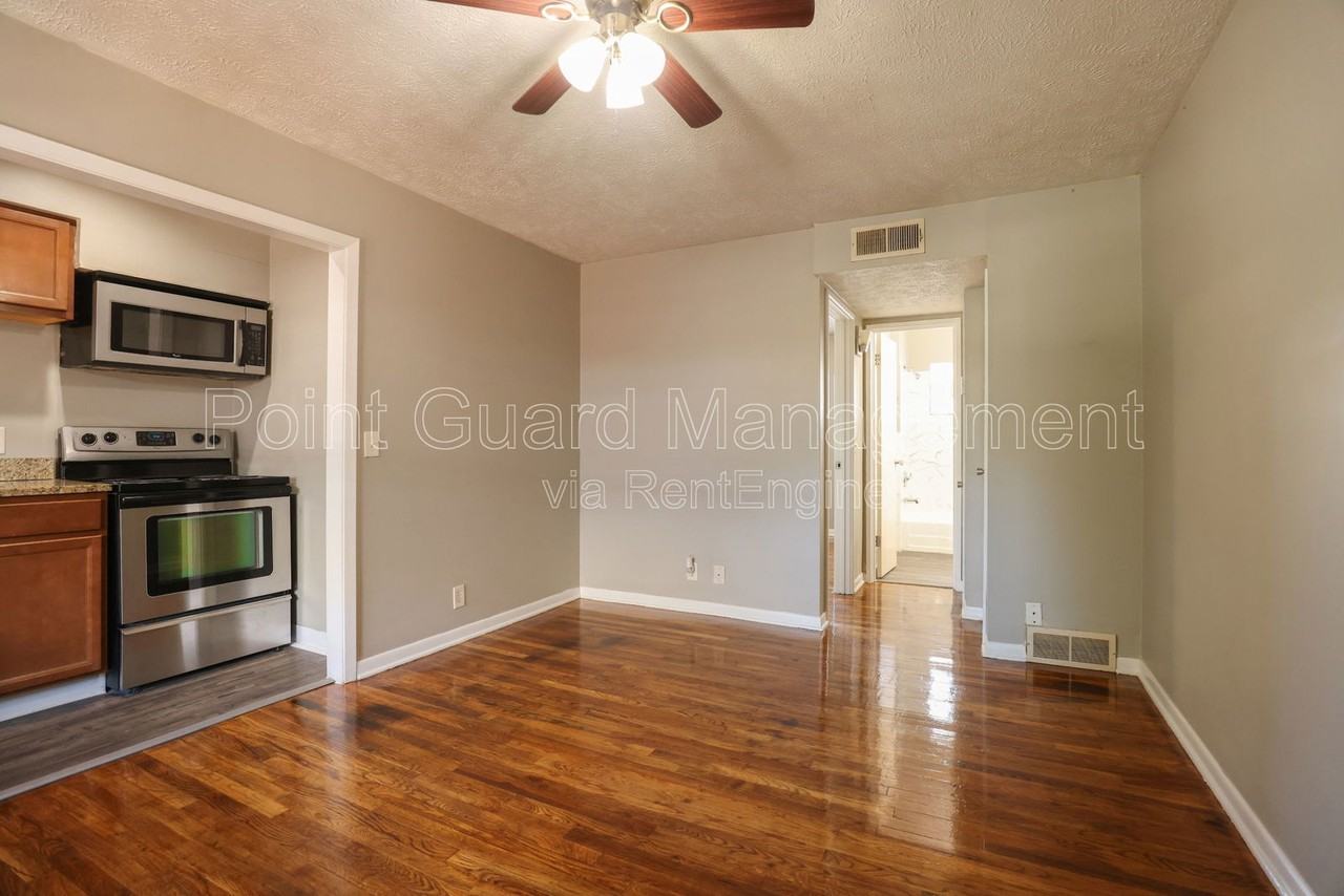4916 California St #5 - Photo 4 of 10