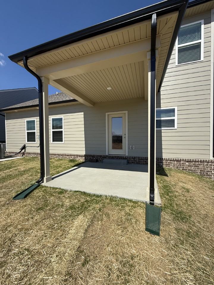 562 Cedarbrook Drive - Photo 7 of 43