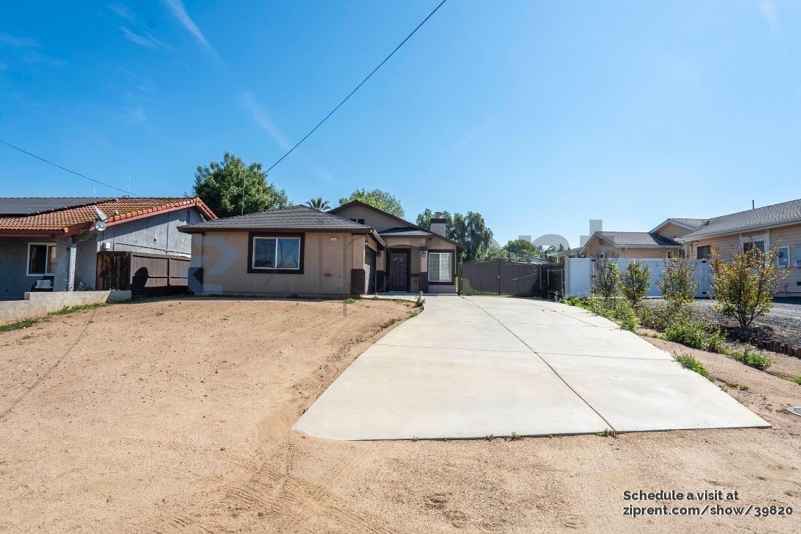 1365 Valley View Ave - Photo 3 of 27