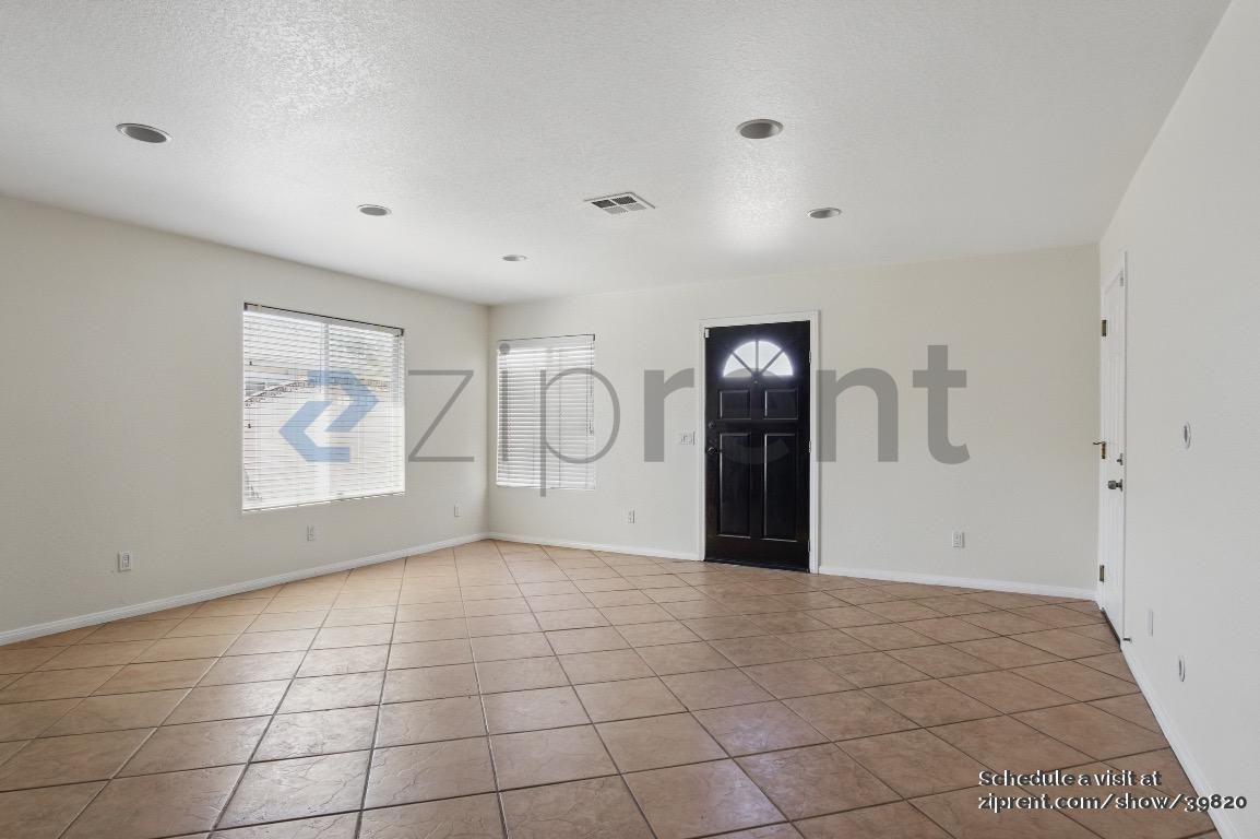 1365 Valley View Ave - Photo 4 of 27