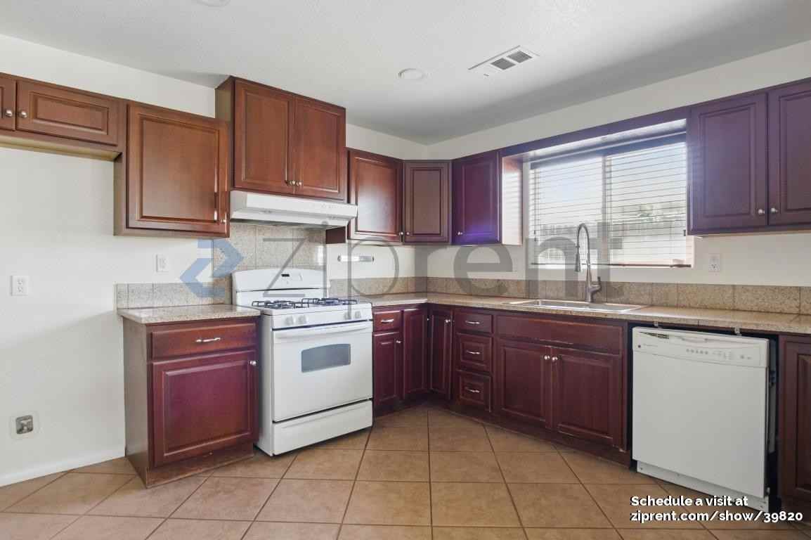 1365 Valley View Ave - Photo 5 of 27