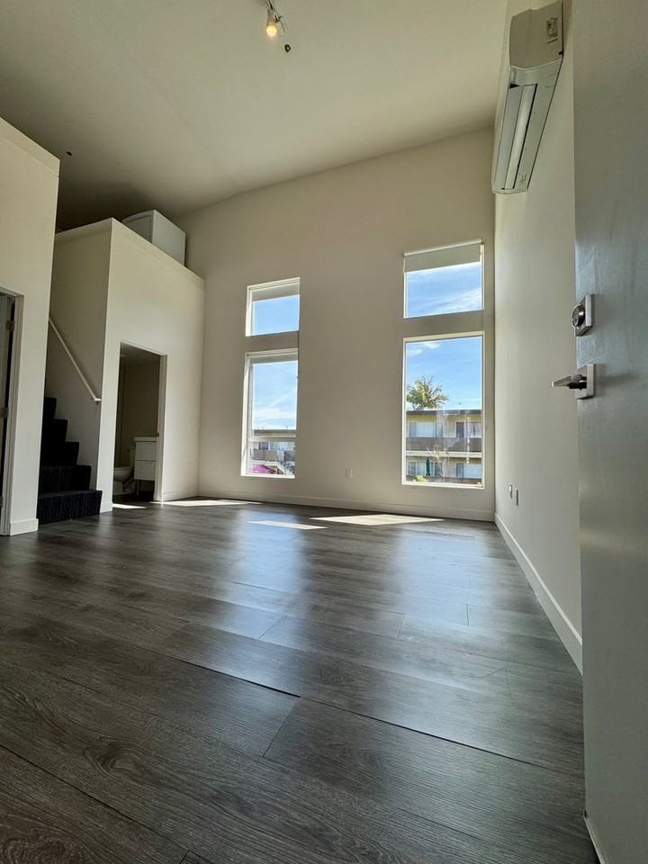 Haven Point Loma - Photo 2 of 27