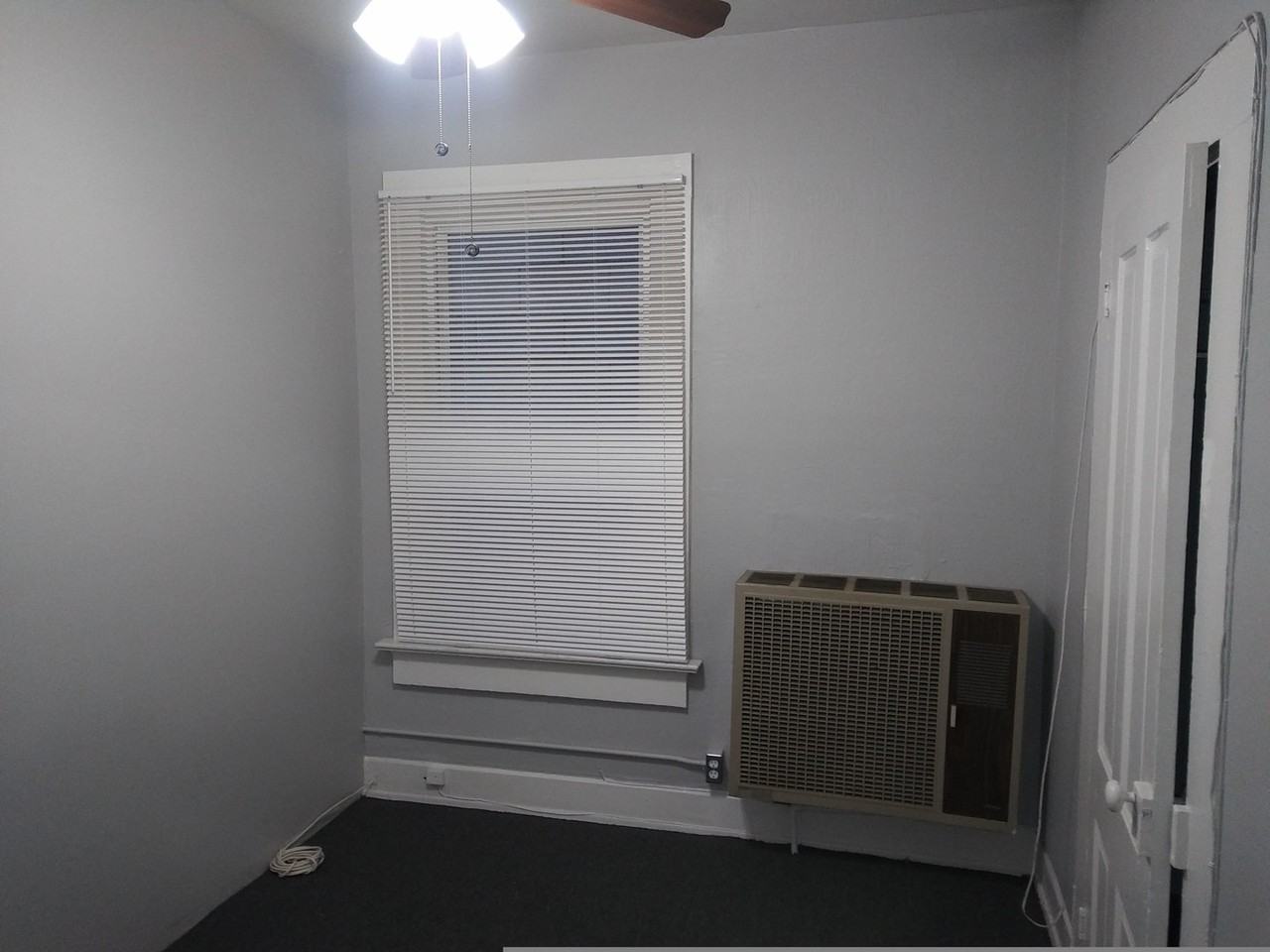 Tenth Avenue Apts. - Photo 5 of 8