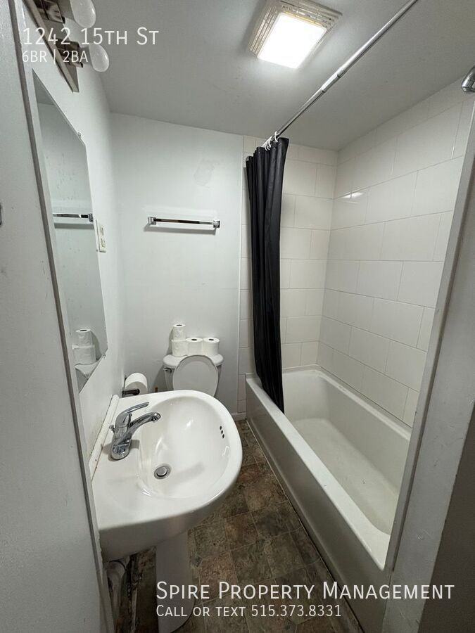 1242 15th St - Photo 3 of 8