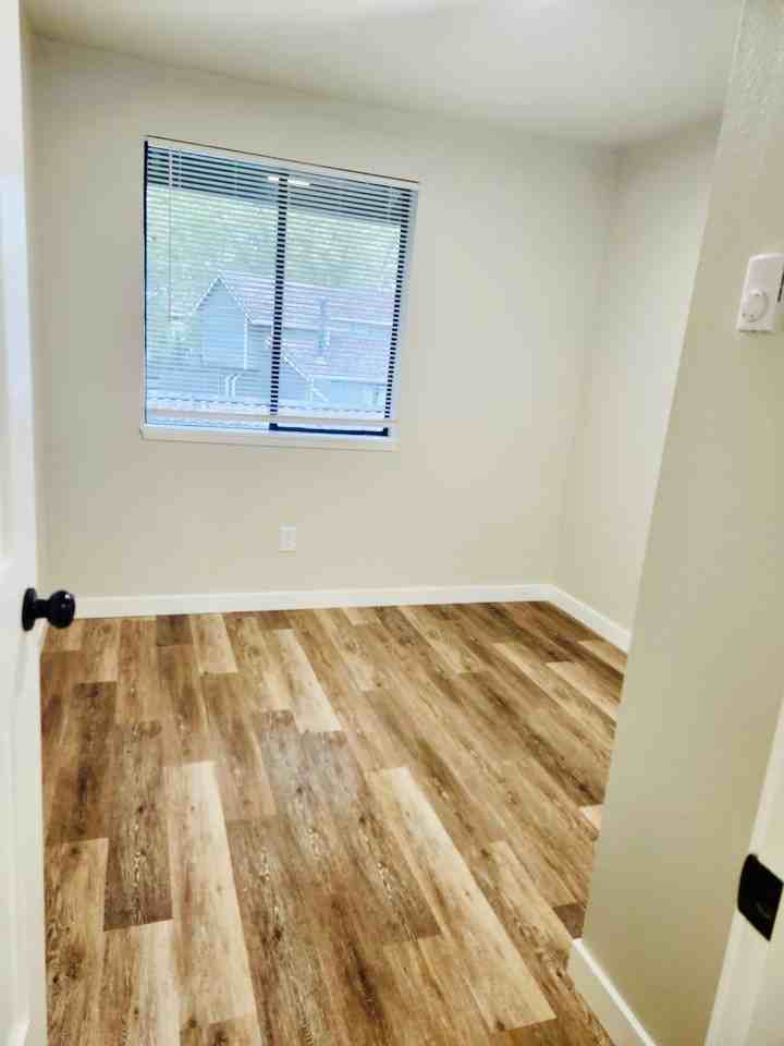 2506 103rd Ave E - Photo 5 of 18