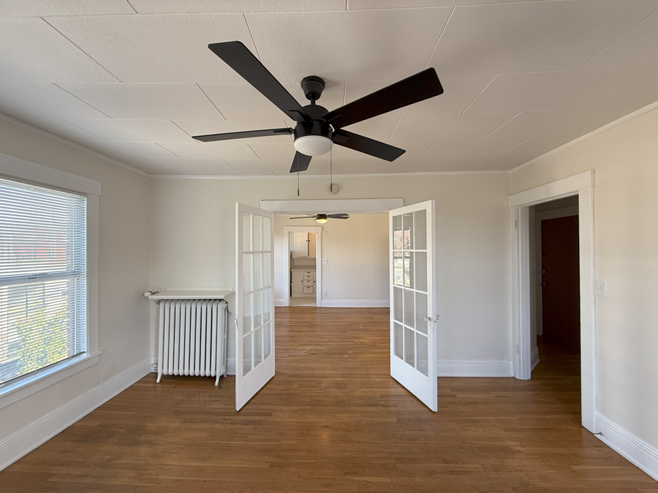 Glen Ellen Apartments - Photo 2 of 12