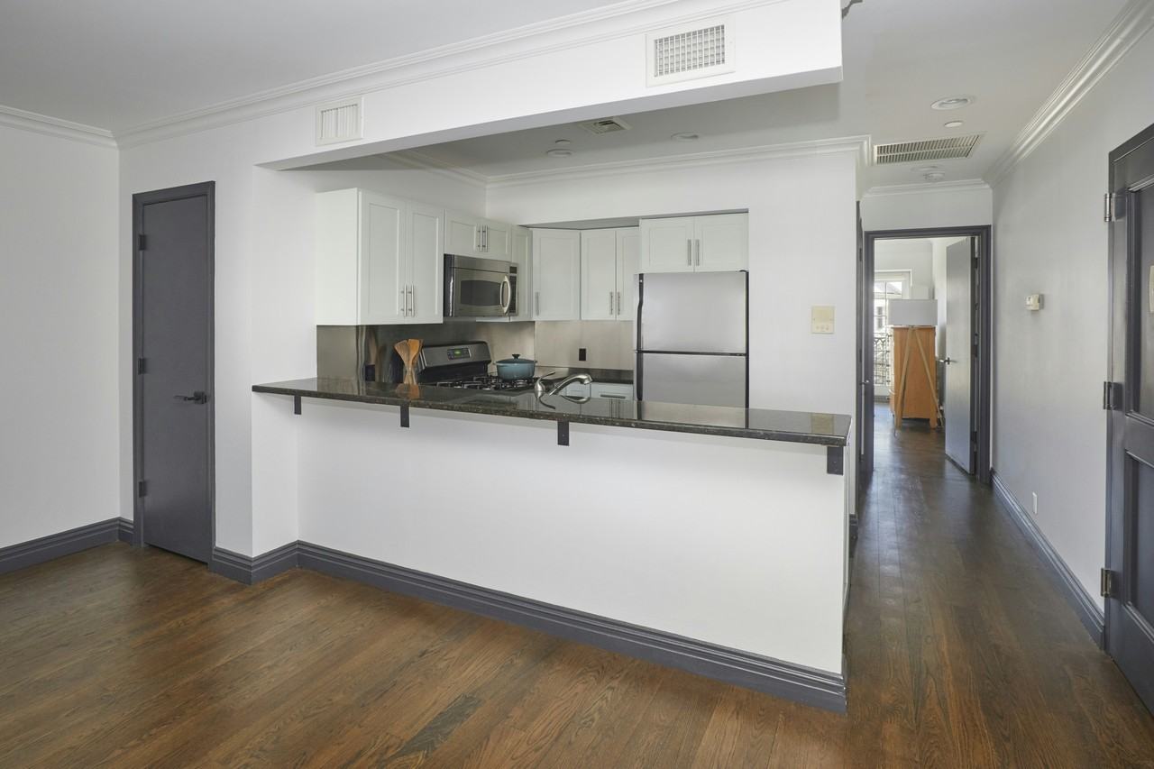 85 Hudson Ave #4A - Photo 2 of 8