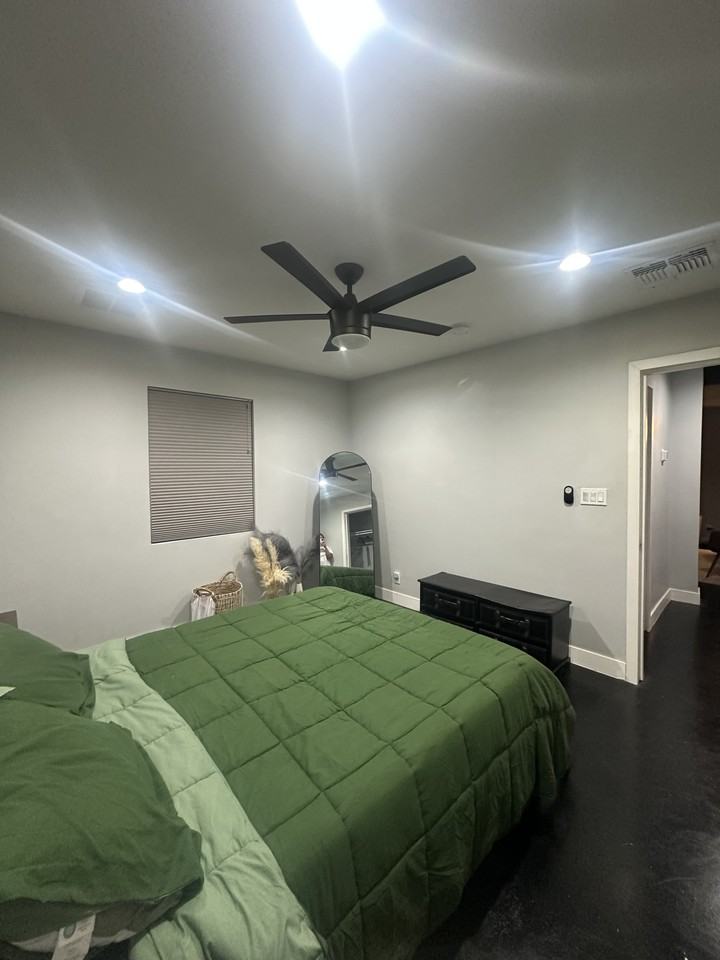 1721 W Devonshire Ave #NA - Photo 2 of 13