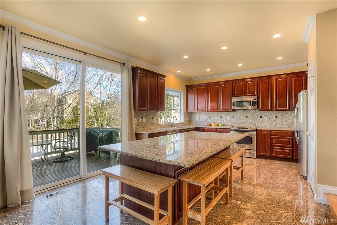 1468 Ne Jade St - Photo 2 of 22