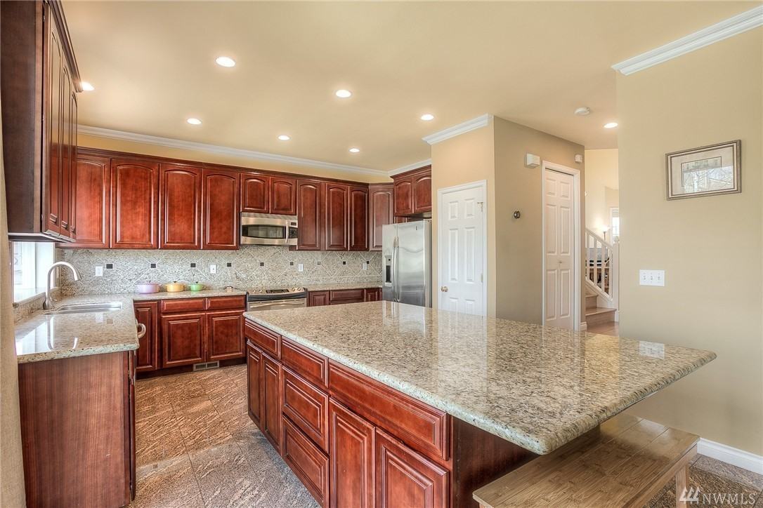 1468 Ne Jade St - Photo 3 of 22