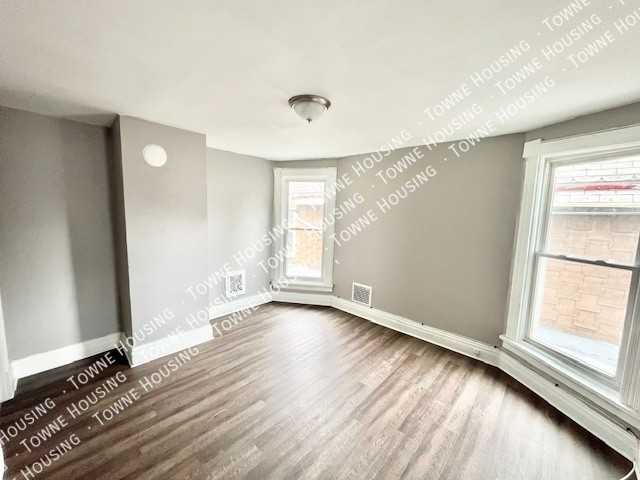 305 15th St - Photo 2 of 13