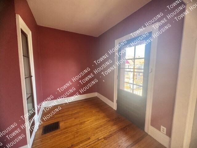 130 Greenfield St #2 - Photo 2 of 10