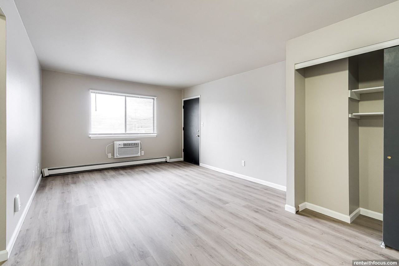 671 S. Western Ave. - Photo 4 of 27