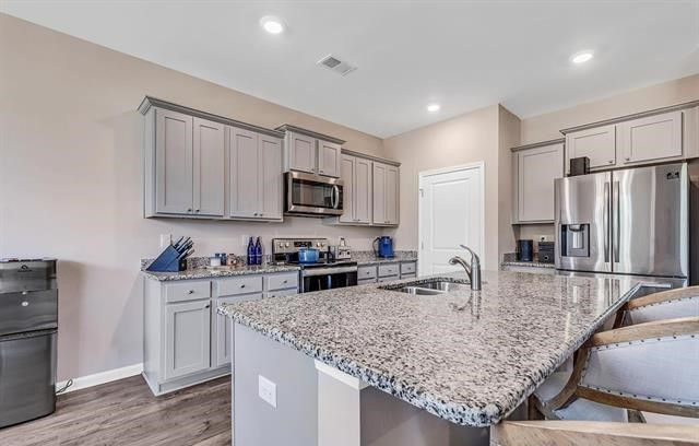 140 Castaway Key Dr - Photo 3 of 13