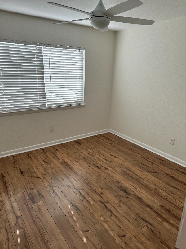 271 Alexandra Dr #13 - Photo 7 of 10